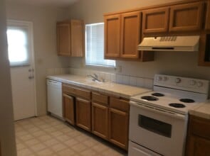 2600 Brookside Dr in Bakersfield, CA - Building Photo - Building Photo