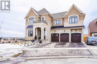 21 Lacrosse Trl in Vaughan, ON - Building Photo - Building Photo