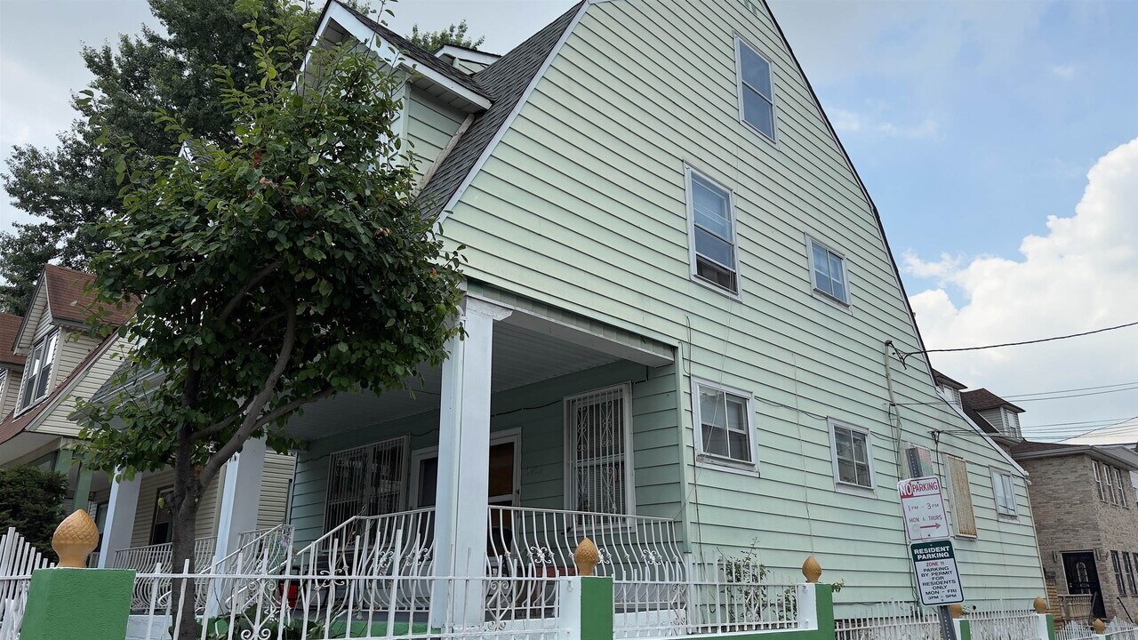 2521 John F. Kennedy Blvd in Jersey City, NJ - Foto de edificio