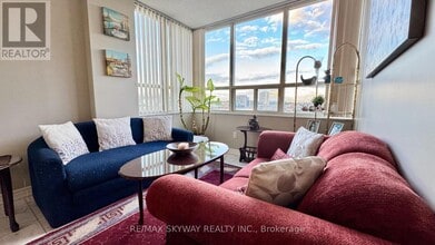 30 Malta Ave. in Brampton, ON - Building Photo - Building Photo