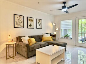 18111 Bridle Bit Ln in Tampa, FL - Building Photo - Building Photo
