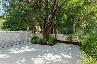 3176 Mary St in Miami, FL - Building Photo - Building Photo