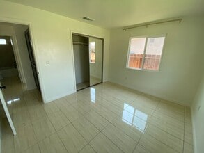612 S R St in Tulare, CA - Building Photo - Building Photo