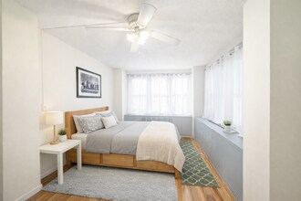 130 Water St, Unit 12 in New York, NY - Foto de edificio - Building Photo