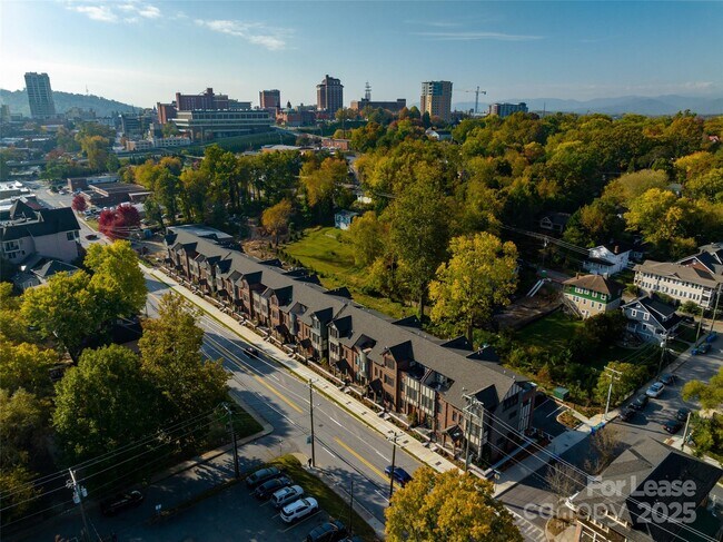 205 Broadway St in Asheville, NC - Building Photo - Building Photo