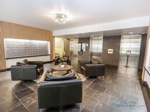 255 SW Harrison St in Portland, OR - Building Photo - Building Photo