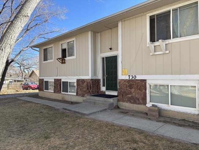 property at 730 S 4th St