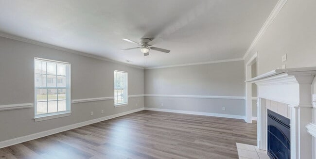 305 S Square Dr in Winterville, NC - Building Photo - Building Photo