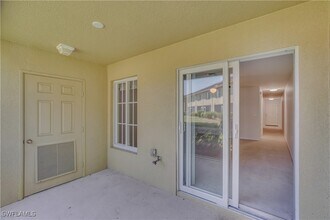9445 Ivy Brook Run in Ft. Myers, FL - Building Photo - Building Photo