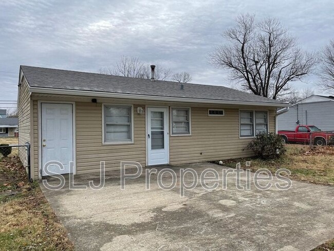 10818 Grafton Hall Rd in Louisville, KY - Building Photo - Building Photo