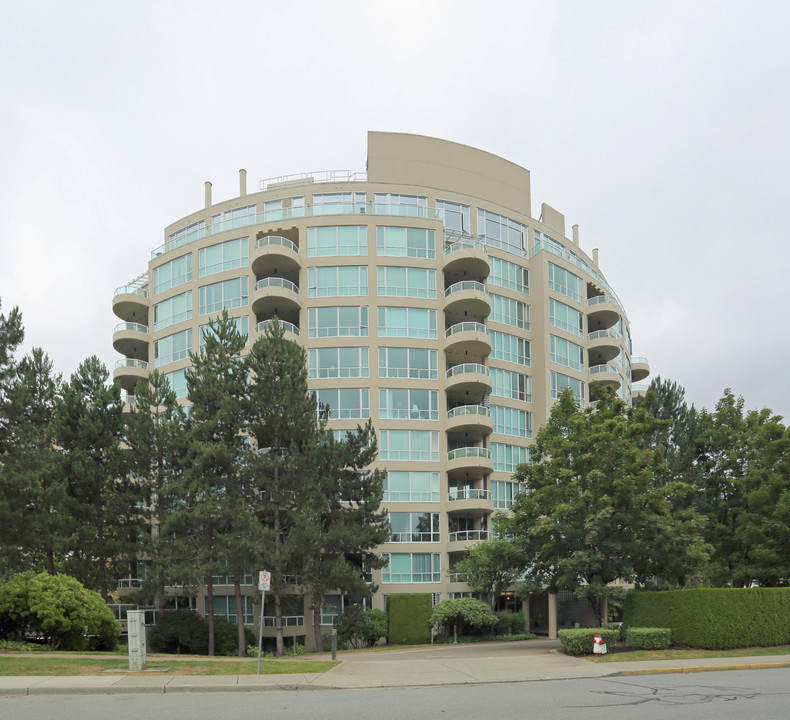 Roche Point Tower in North Vancouver, BC - Building Photo