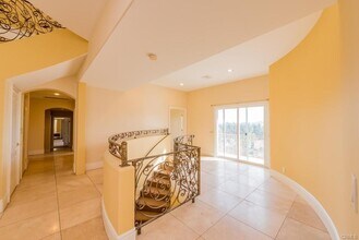 5770 Rolling Rd in Los Angeles, CA - Building Photo - Building Photo
