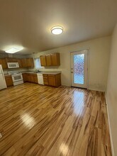 5222 Leslie St in Anchorage, AK - Building Photo - Building Photo