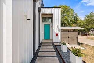 2706 Wilson St in Austin, TX - Building Photo