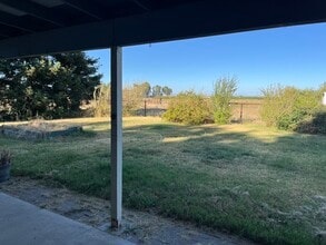 11714 Walnut Ave in Oakdale, CA - Building Photo - Building Photo