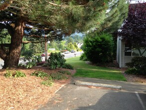 Stanford Apartments in Bellingham, WA - Building Photo - Building Photo