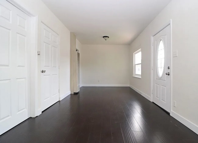 property at 3017-3021 W Ave 34