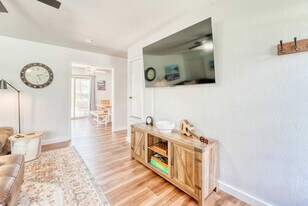 1308 SE E St in Bentonville, AR - Building Photo