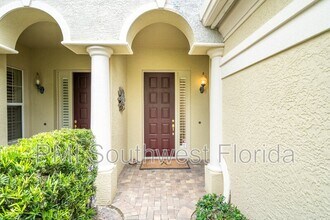 5204 Bouchard Cir in Sarasota, FL - Building Photo - Building Photo