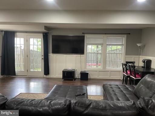 25249 Destination Square photo'