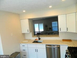 82 Pebble Ln in Gloucester Township, NJ - Building Photo - Building Photo