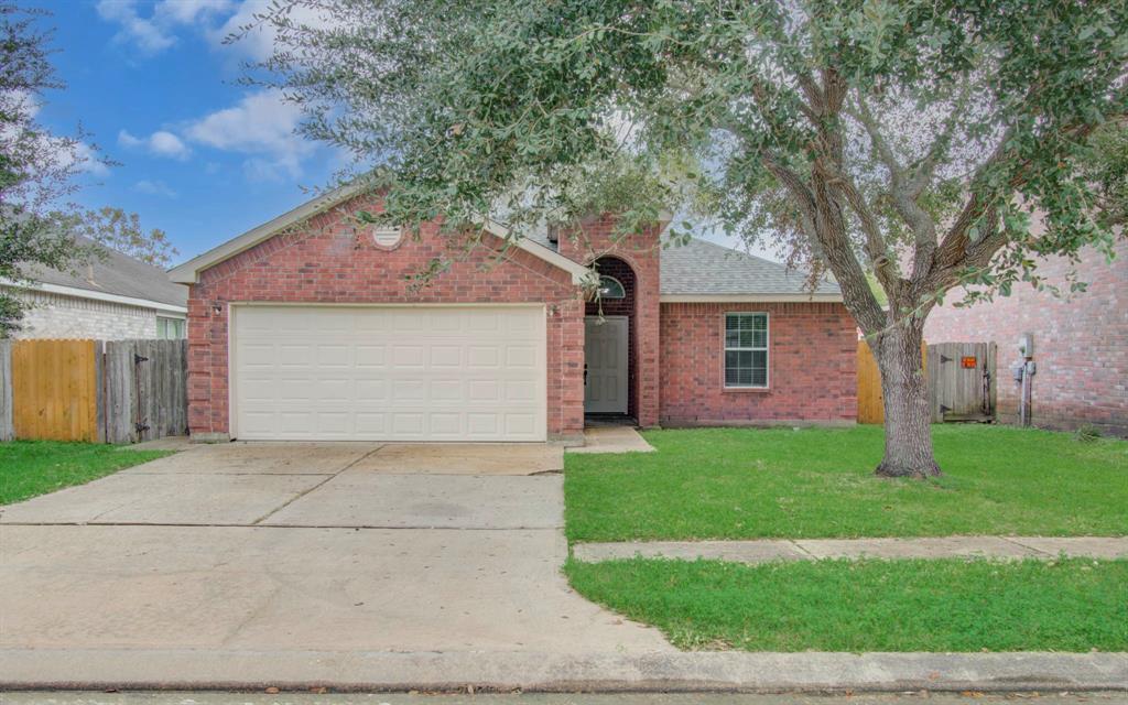 5429 Rio Ramos St in Rosharon, TX - Building Photo