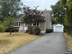447 Berkshire Rd in Ridgewood, NJ - Building Photo - Building Photo