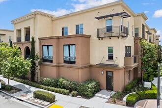 Mayfair in Oxnard, CA - Foto de edificio - Building Photo