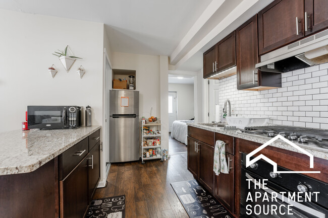 property at 1501 W Fullerton Ave
