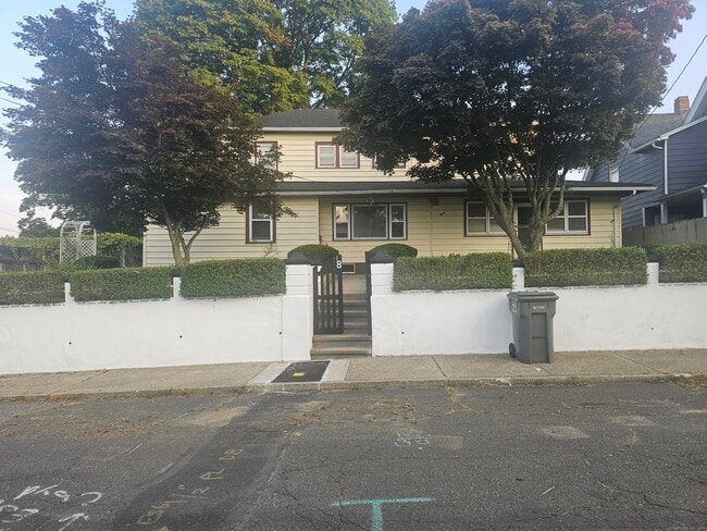 property at 8 Cliff St