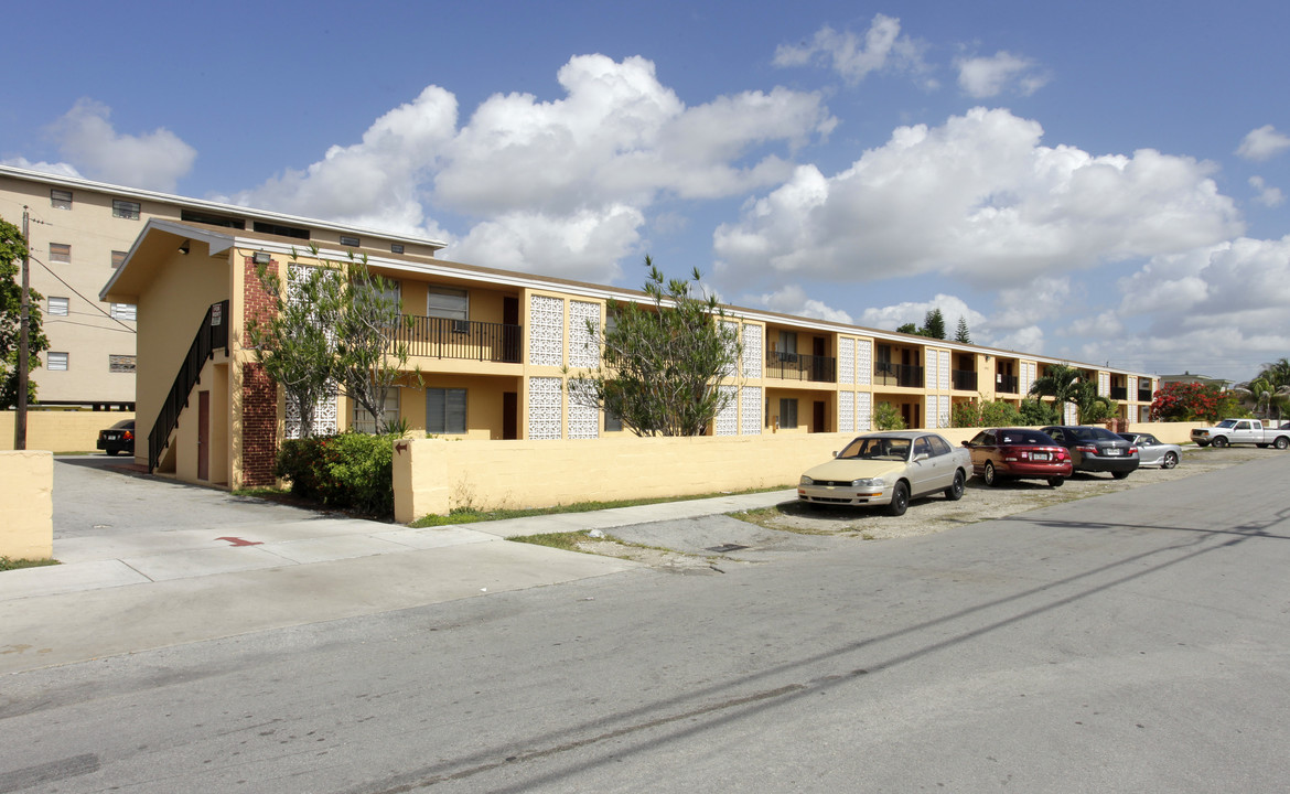 Galloway House Apartments in Miami, FL - Foto de edificio