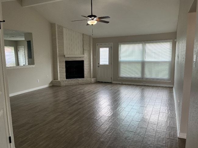8207 Lone Quail Dr in Missouri City, TX - Foto de edificio - Building Photo
