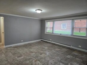 10105 Hartford Ct, Unit GB in Schiller Park, IL - Building Photo - Building Photo