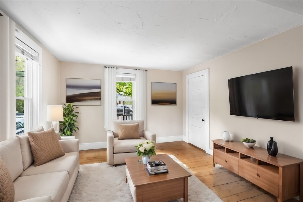 94 King St in Hanover, MA - Building Photo