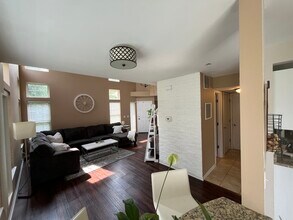 10520 Thornton Way in Huntley, IL - Building Photo - Building Photo