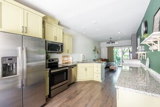 8899 SW Elena Ln in Tigard, OR - Building Photo - Building Photo