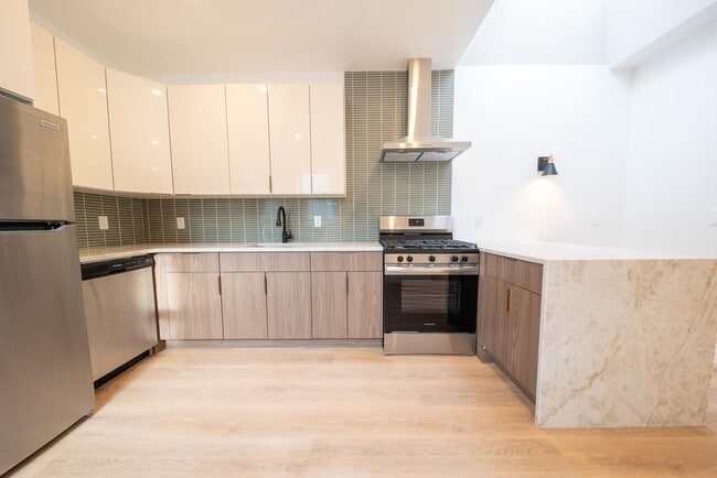 4525 Brown St in Union City, NJ - Building Photo - Building Photo