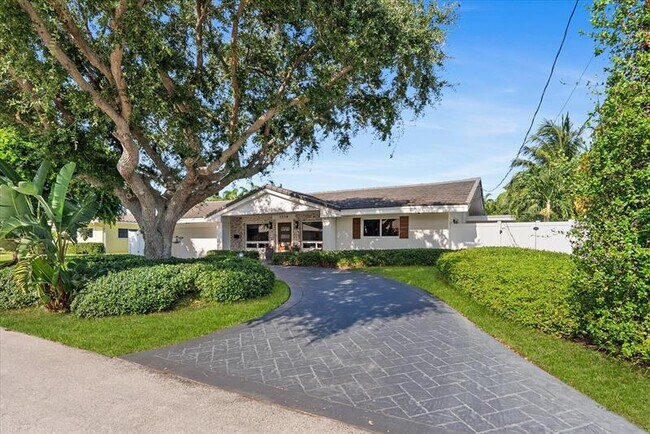 1114 SE 14th Ave in Deerfield Beach, FL - Building Photo - Building Photo