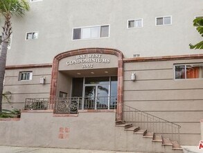 2002 4th St, Unit 208 in Santa Monica, CA - Building Photo - Building Photo