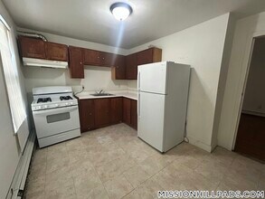 18 Rockville Park, Unit 1 in Boston, MA - Building Photo - Building Photo