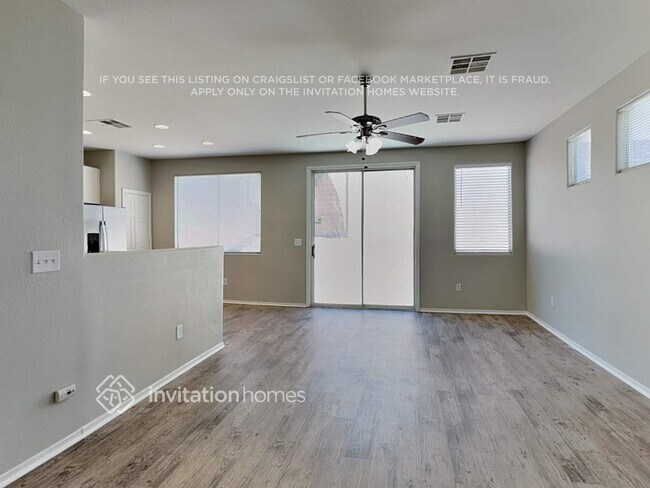 8133 Tilkuni Dr in Las Vegas, NV - Building Photo - Building Photo