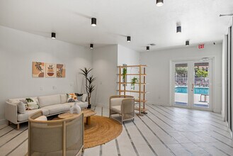 Melrose Apartments in West Palm Beach, FL - Building Photo - Interior Photo