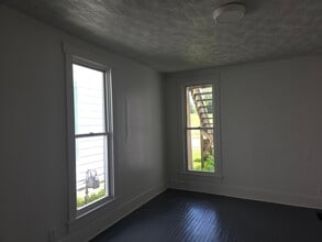 211 S Western Ave, Unit 211 in Springfield, OH - Foto de edificio - Building Photo
