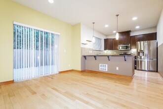 16410 1st Dr SE in Bothell, WA - Building Photo - Building Photo