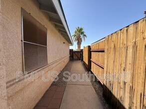 851 Baseline Rd in Bullhead City, AZ - Building Photo - Building Photo