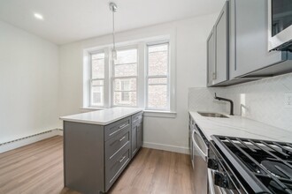 5 Lienau Pl in Jersey City, NJ - Building Photo - Building Photo