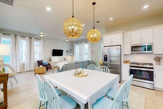 2700 Lagoon Mnr Dr in Panama City Beach, FL - Building Photo - Building Photo