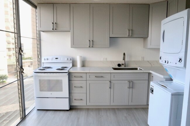 property at 1702 Kewalo St