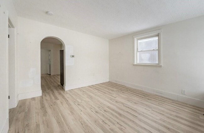 138 Allanburg Rd in Thorold, ON - Building Photo - Building Photo