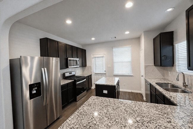 3515 Cannon Dr in Conroe, TX - Building Photo - Building Photo